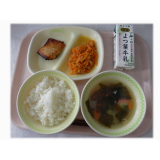 9月9日（火）　さばみそ　にんじんしりしり　渦潮汁