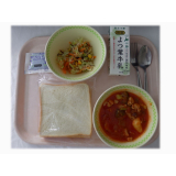 10月22日（水）　食パン　ブルーベリージャム　鶏肉のトマト煮　ツナサラダ