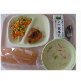 10月29日（水）　コッペパン　かぼちゃフライ　サイコロサラダ　白菜のチャウダー