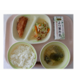 11月4日（火）　さけの甘酢だれ　キャベツとちくわのみそ炒め　豆腐のみそ汁