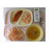 12月3日（水）　ミルクパン　白身魚のフライ　マカロニサラダ　ミートボールスープ