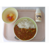 1月23日（金）　チキンカレー　果物ゼリー和え