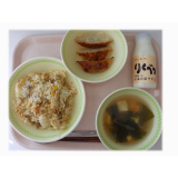 2月20日（金）　五目チャーハン　焼きギョーザ　海藻スープ