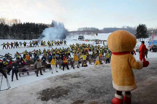 人間耐寒テストの様子（過去開催時）