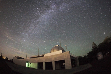 満天の星の銀河の森天文台