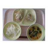 4月6日（月）　肉しゅうまい　もやしのカレーサラダ　かきたま汁