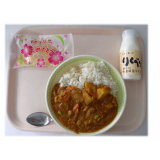 4月17日（金）　チキンカレー　お祝いクレープ