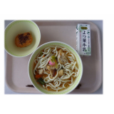 4月23日（木）　かしわうどん　十勝大豆コロッケ