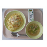5月28日（木）　スパゲティ・カルボナーラ　レタスとたまごのスープ