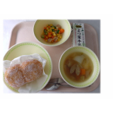 6月10日（水）　揚げパン・さとう　サイコロサラダ　ポトフ