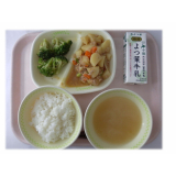 6月22日（月）　ひき肉ごまじゃが　ブロッコリーナムル　大根と油揚げのみそ汁