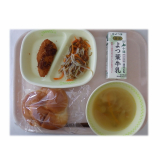 6月24日（水）　ミルクパン　白身魚のフライ　もずくサラダ　オニオンスープ