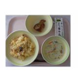 6月26日（金）　ベーコンピラフ　スパイシーチキン　トルコ風野菜のスープ