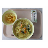7月16日（木）　とんこつラーメン　スパイシーポテト