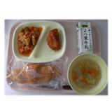 7月22日（水）　クロワッサン　チキンカツ　ラタトゥイユ　コンソメスープ