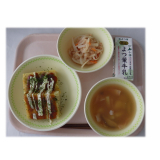 7月29日（水）　お好み焼き　和風大根ツナサラダ　ジャーマンスープ